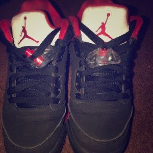 Michael Jordan 5’s size 7.